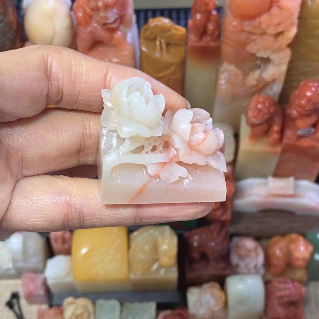 寿山石印石牡丹花开