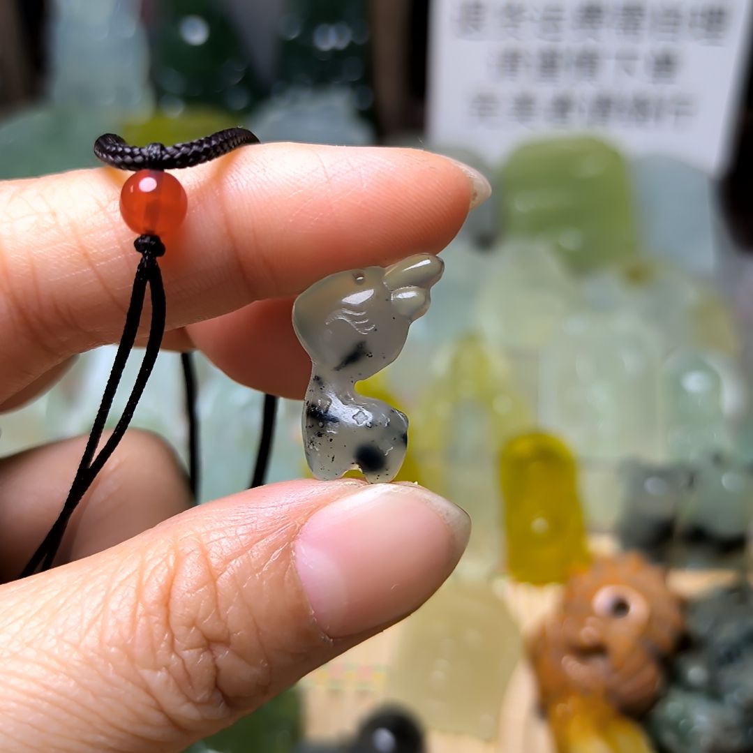 岫玉吊坠(不含链)未镶嵌