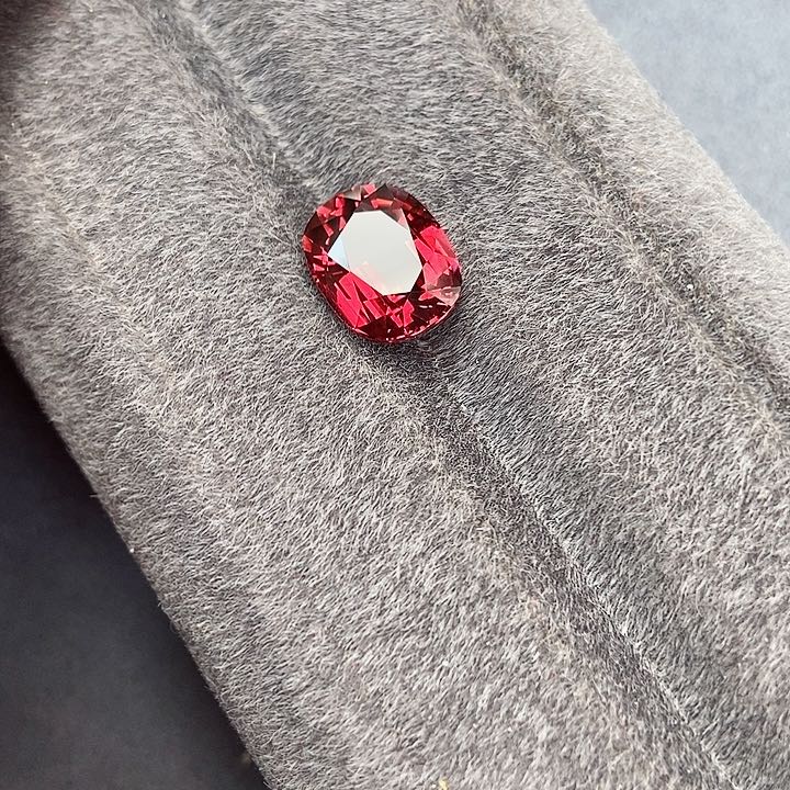 碧玺裸石未镶嵌6.4克拉卢比来碧玺