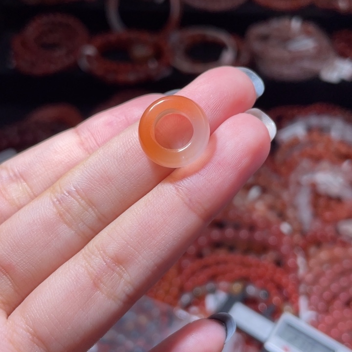 南红玛瑙未镶嵌跑环2444