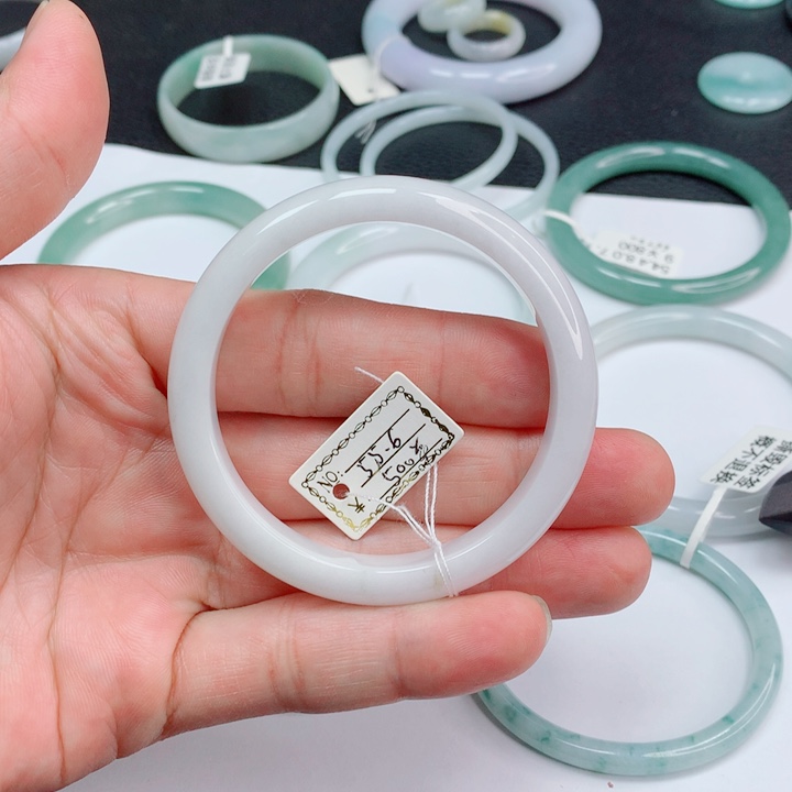 翡翠未镶嵌手镯55-56正圈