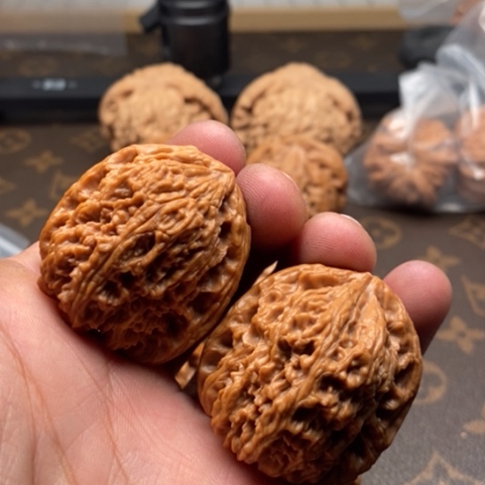 文玩核桃把件A**_南疆石