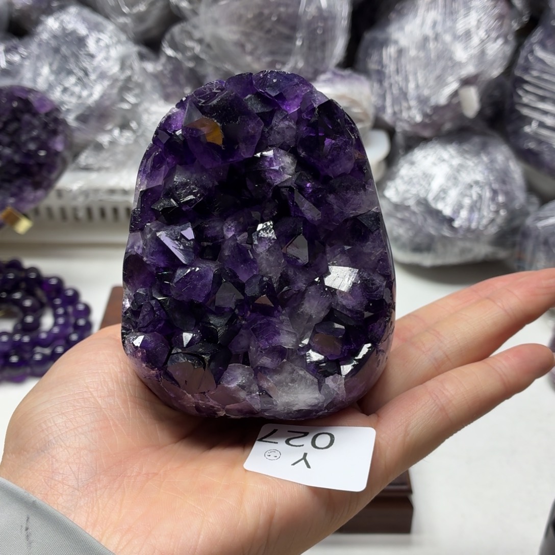 水晶摆件未镶嵌紫水晶