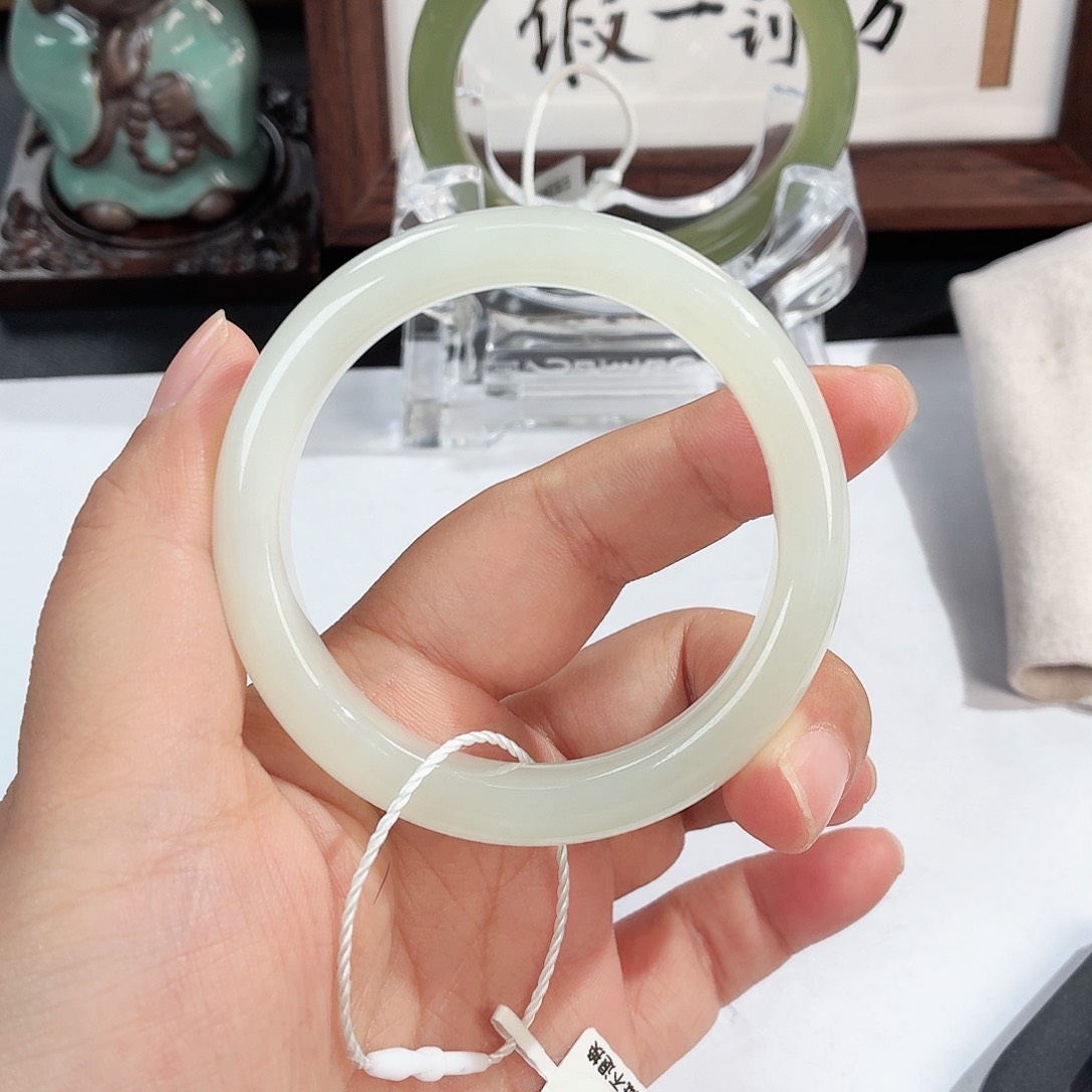 和田玉（糖玉）手镯未镶嵌