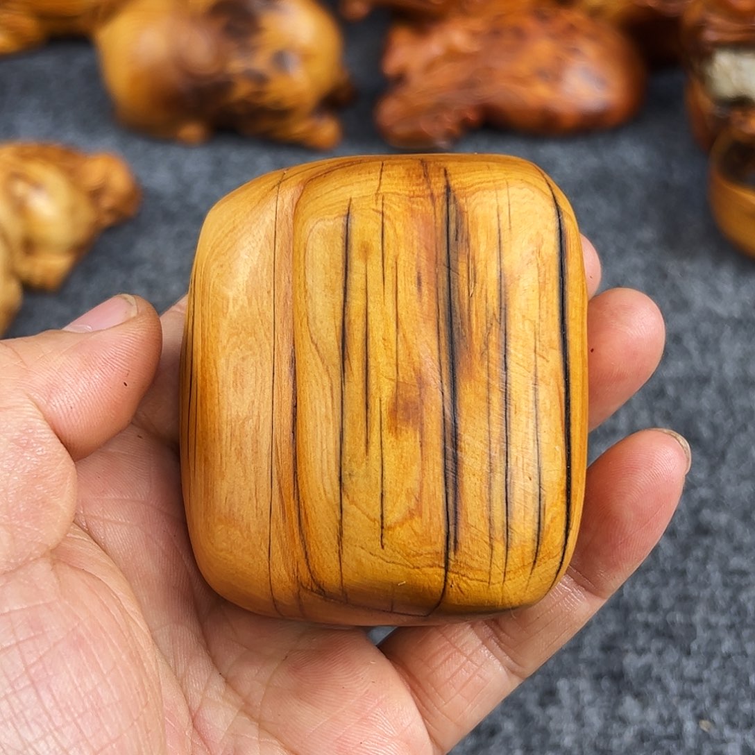 柏木太行崖柏黑油手把件