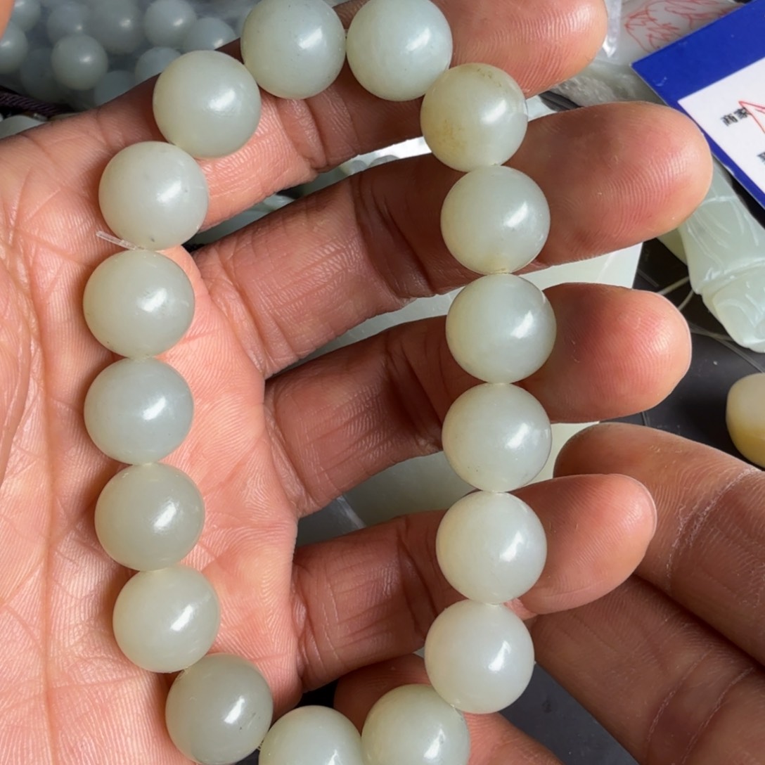 和田玉颈饰未镶嵌