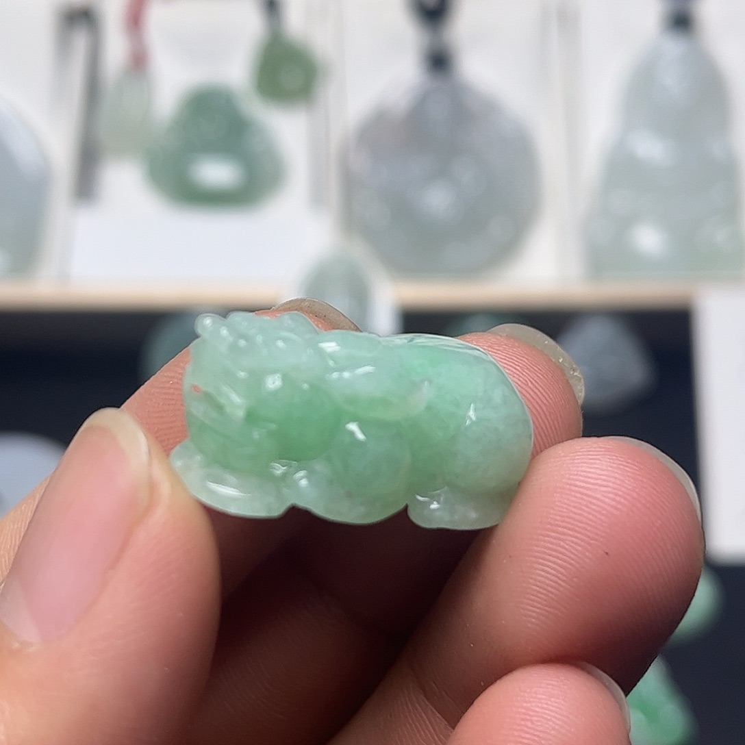 翡翠未镶嵌颈饰缅甸天然翡翠