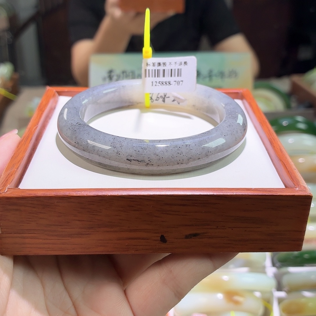 未镶嵌手镯和田玉2。 55/56