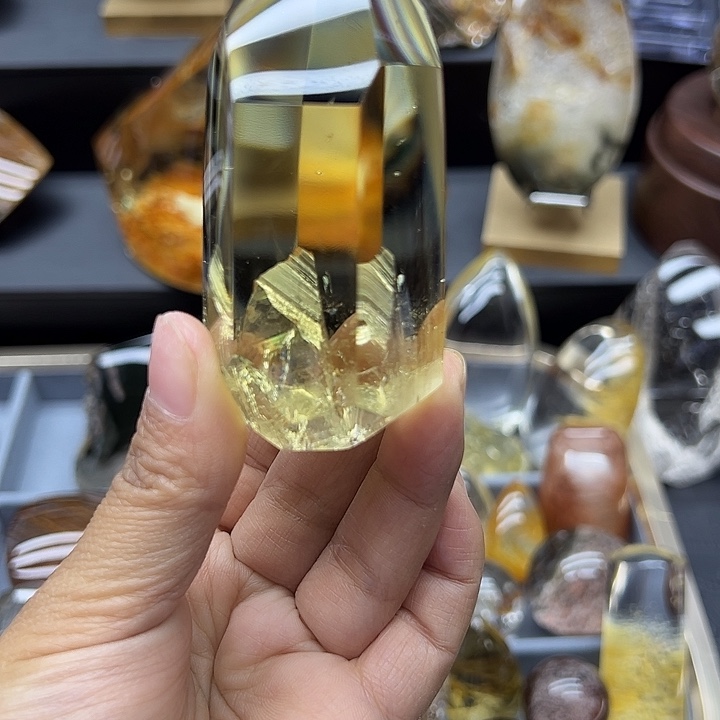 {***}珠宝半成品未镶嵌水晶