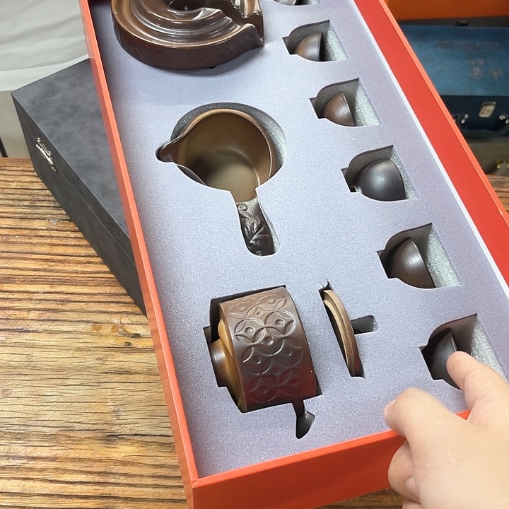 孤品茶具套装等。      