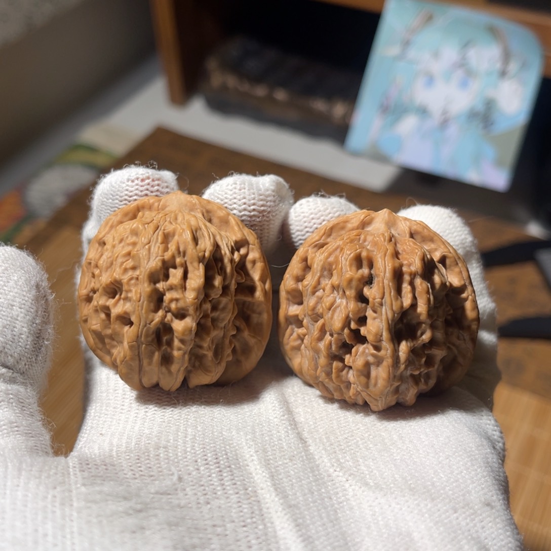 文玩核桃把件38 四座楼有反油，全品，不退不换