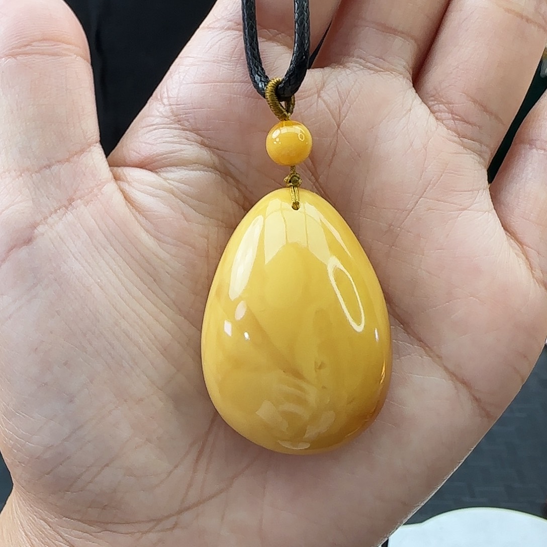 琥珀未镶嵌颈饰吊坠