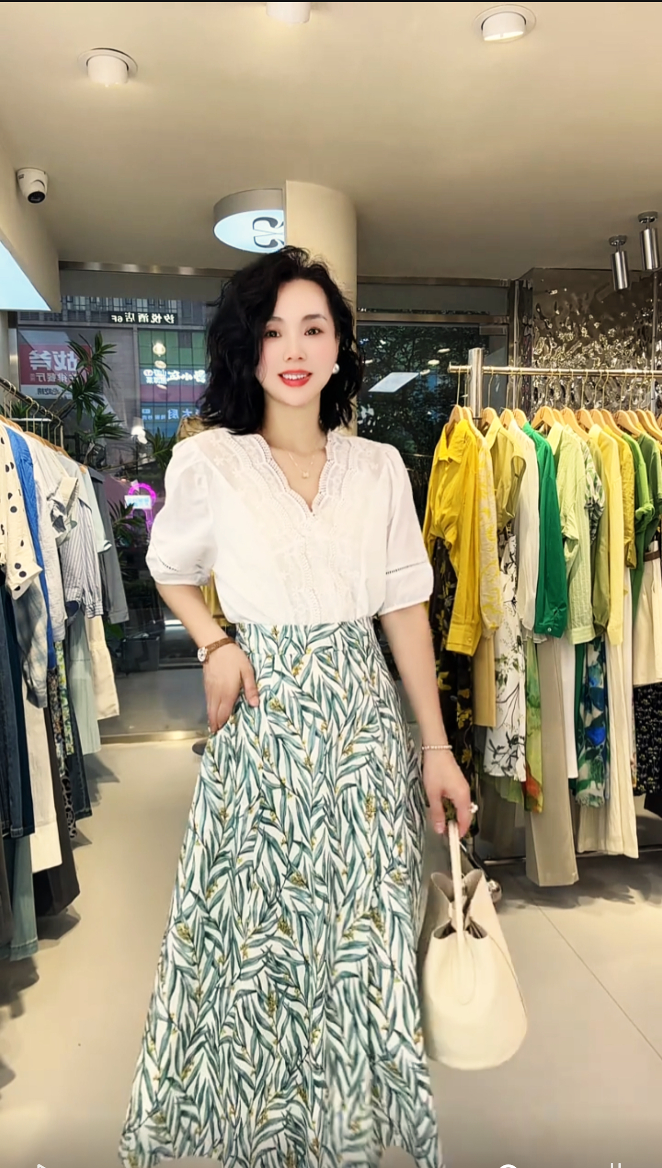 547* 温柔风全棉蕾丝花边V领衬衫