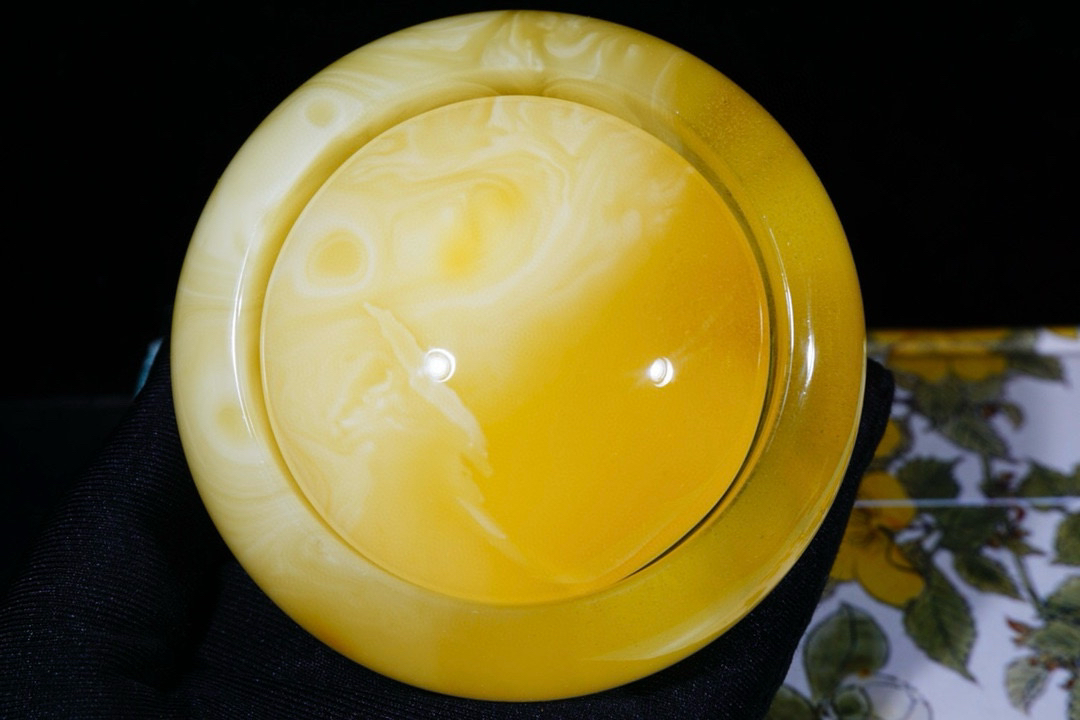 精美宽条意境蜜蜡手镯57.7圈口