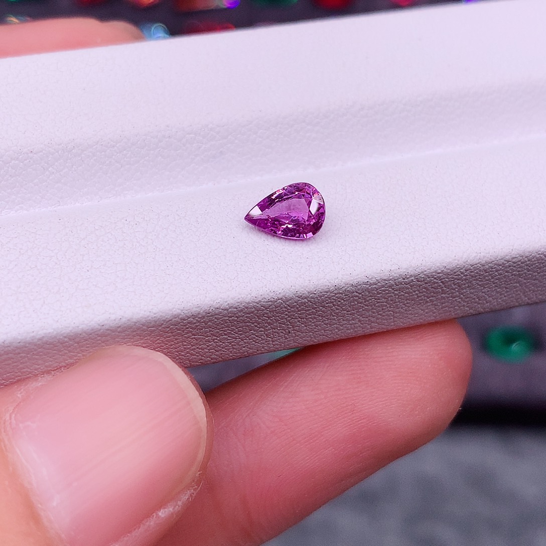 彩色蓝宝石裸石未镶嵌