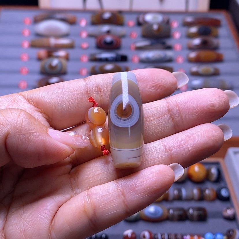 【闪购商品】玛瑙/玉髓未镶嵌珠宝半成品大****?