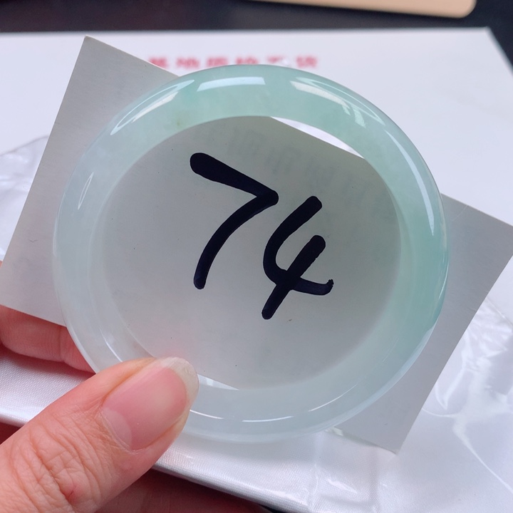 翡翠手镯未镶嵌正
