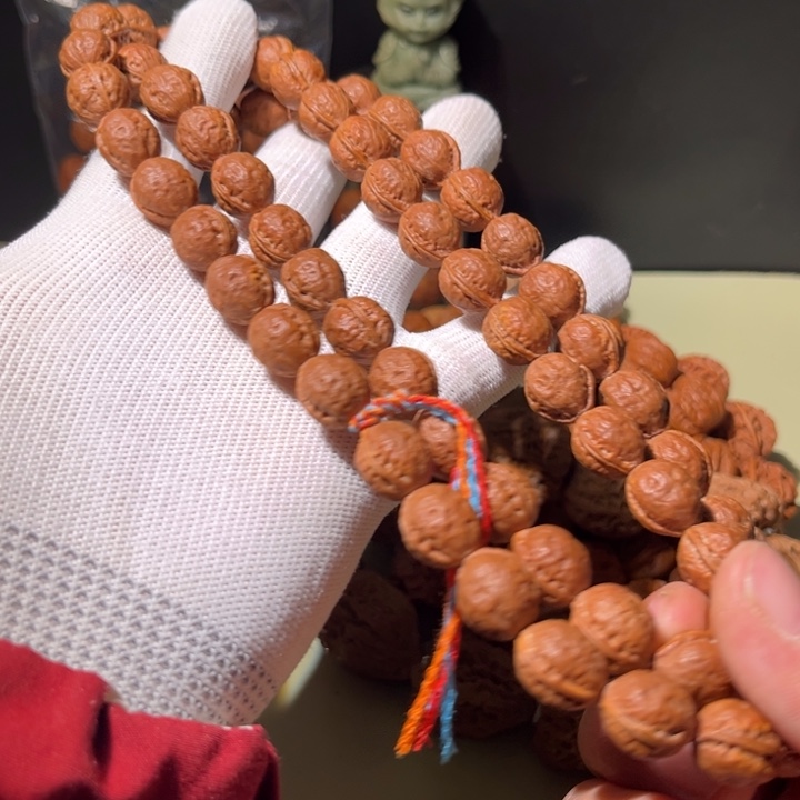 手串文玩核桃…………20