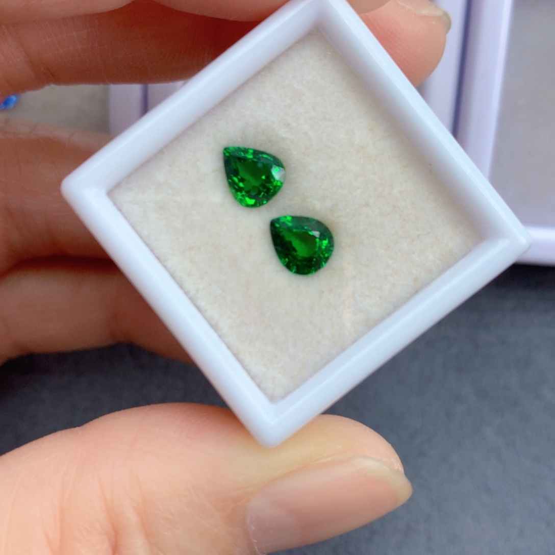 石榴石（沙弗莱）1.42克拉裸石未镶嵌