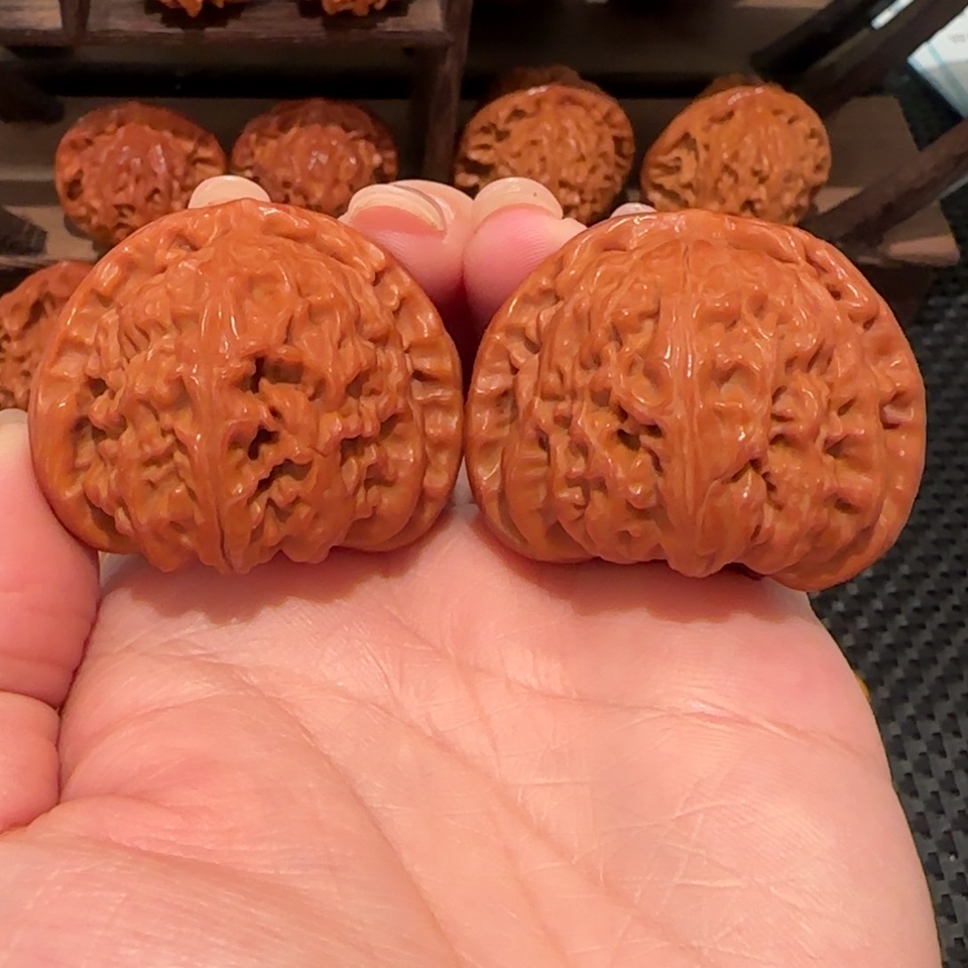 桃核把件白狮子41精品1339