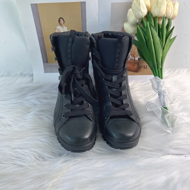 95新 Prada/普拉达 普拉达黑色百搭高帮鞋39码