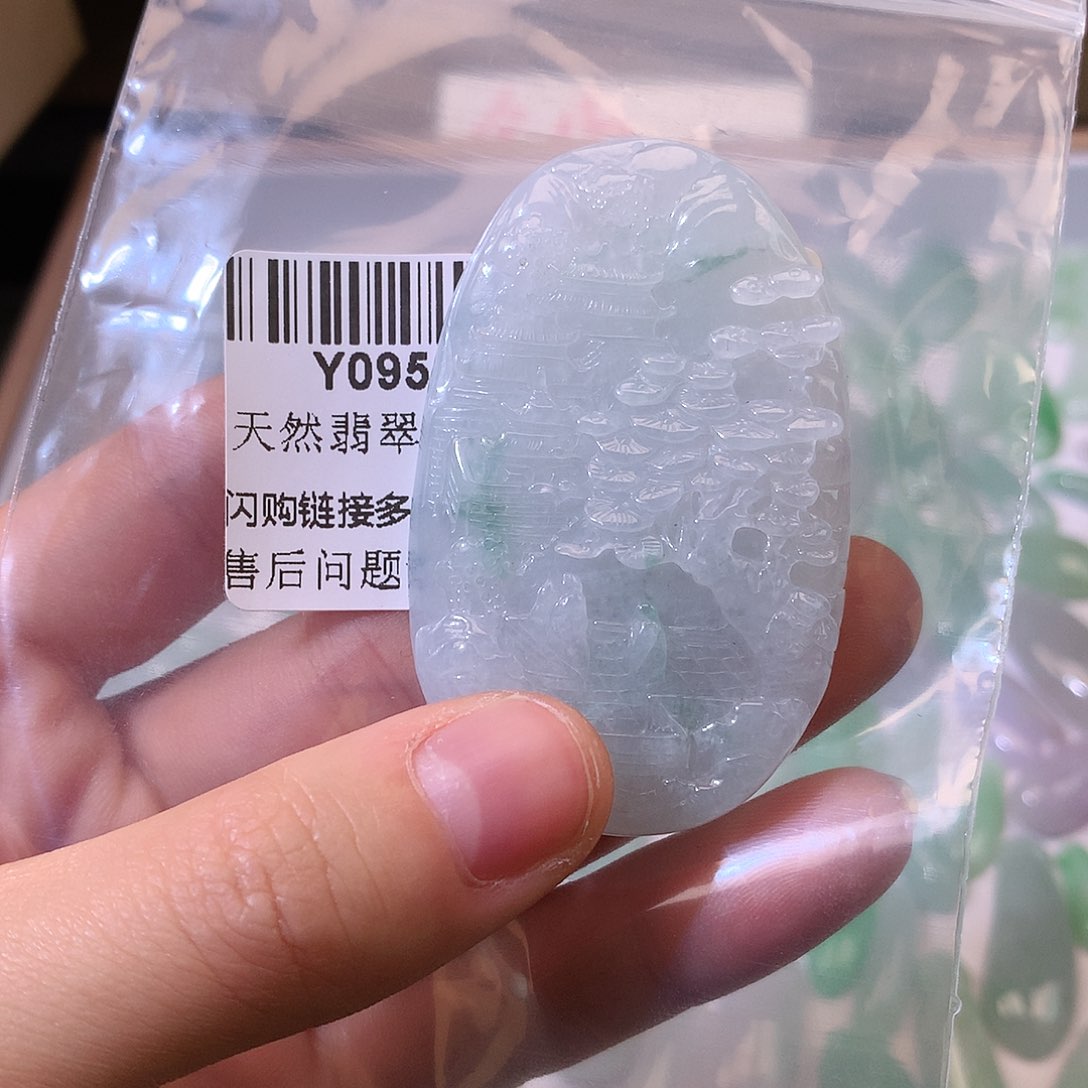 翡翠未镶嵌颈饰?定金
