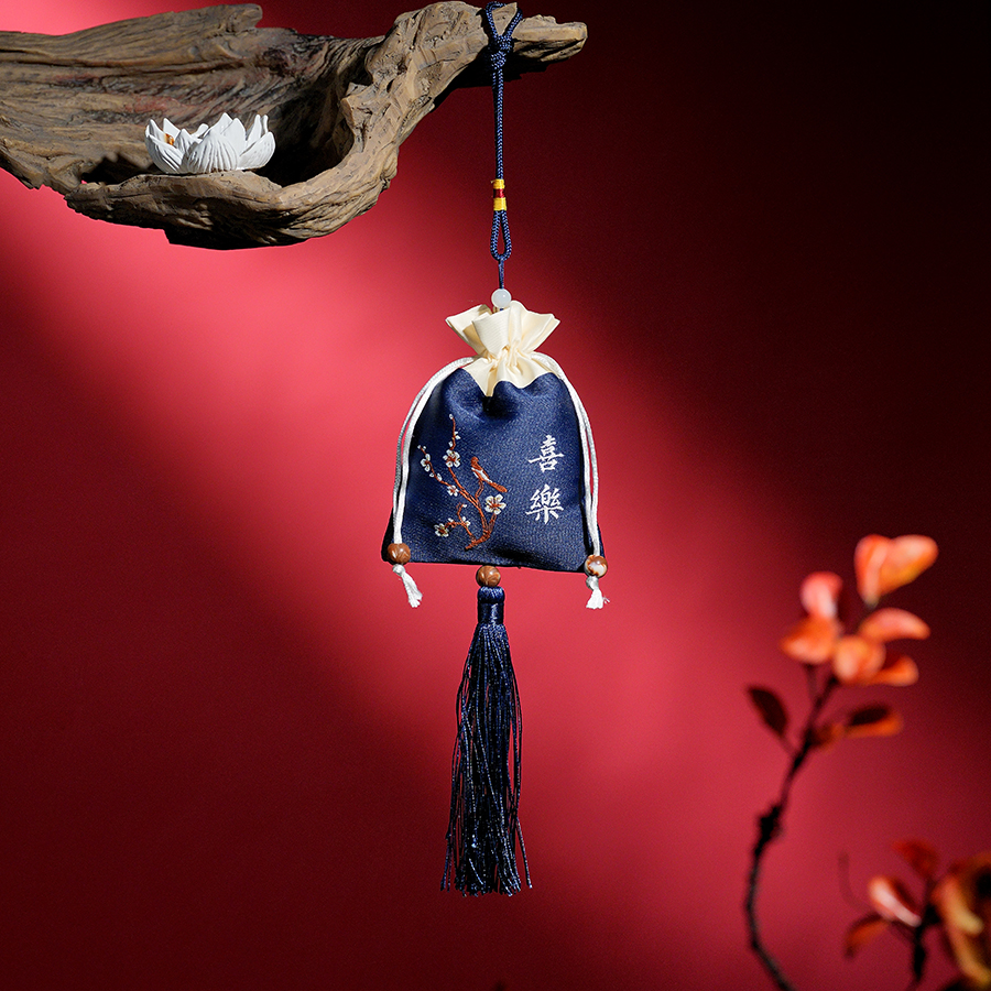 奇楠沉香纯勾丝香包香囊15克