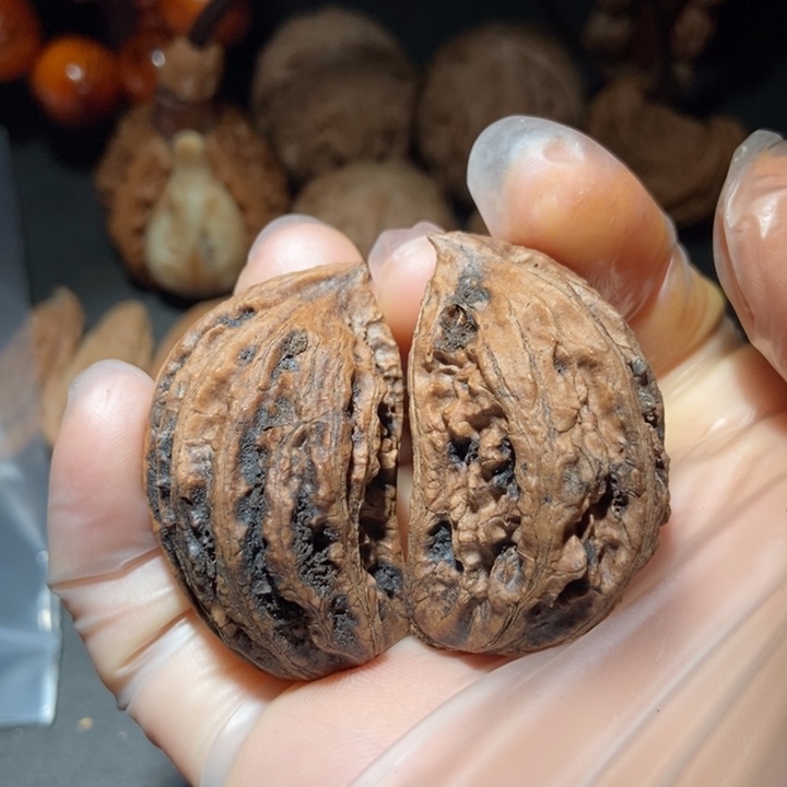 文玩核桃把件东北楸子小雪66