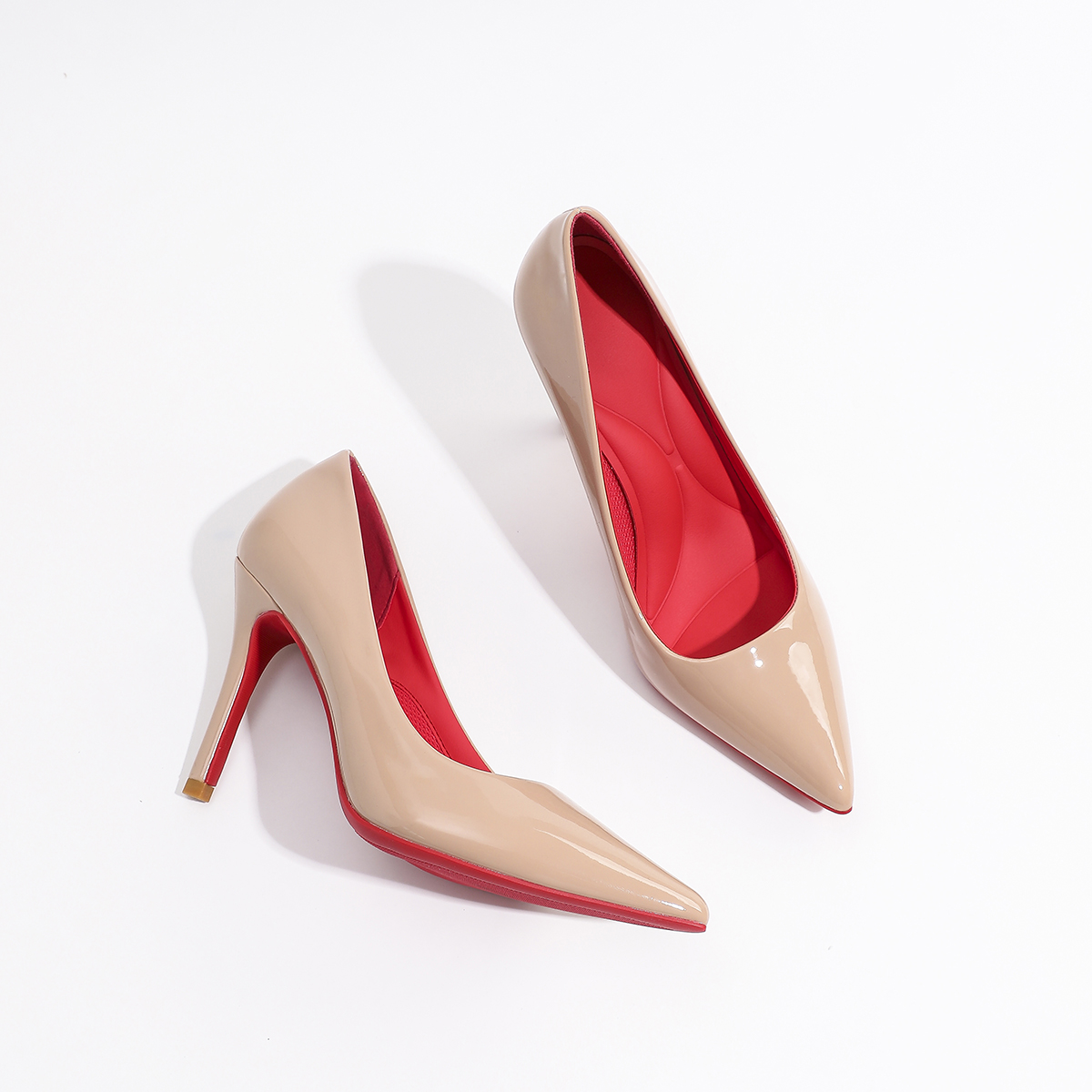 不累脚运动鞋脚感百搭红底性感高跟鞋黑色尖头单鞋软底软面女鞋