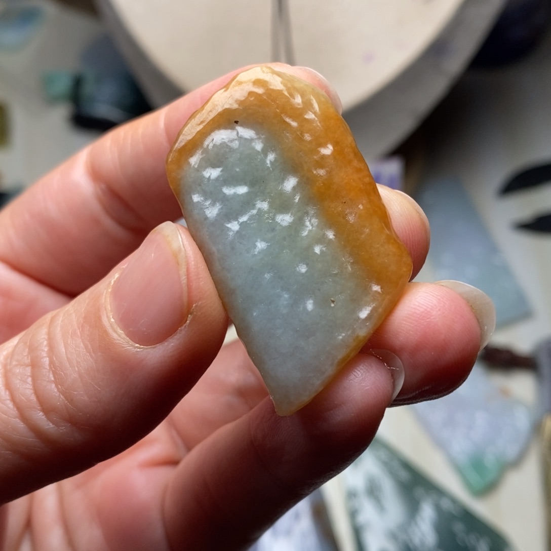 翡翠颈饰未镶嵌天然