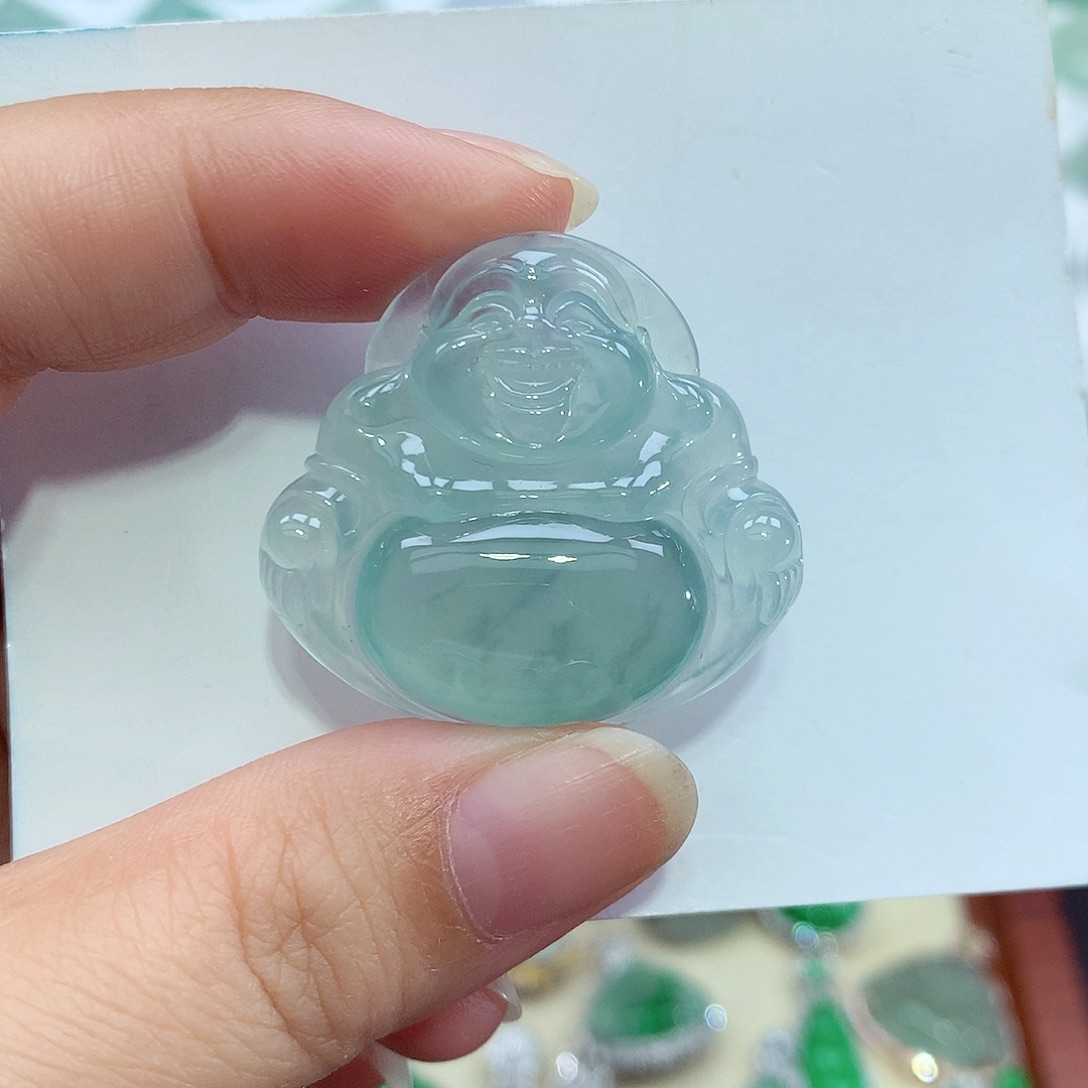 翡翠未镶嵌颈饰佛