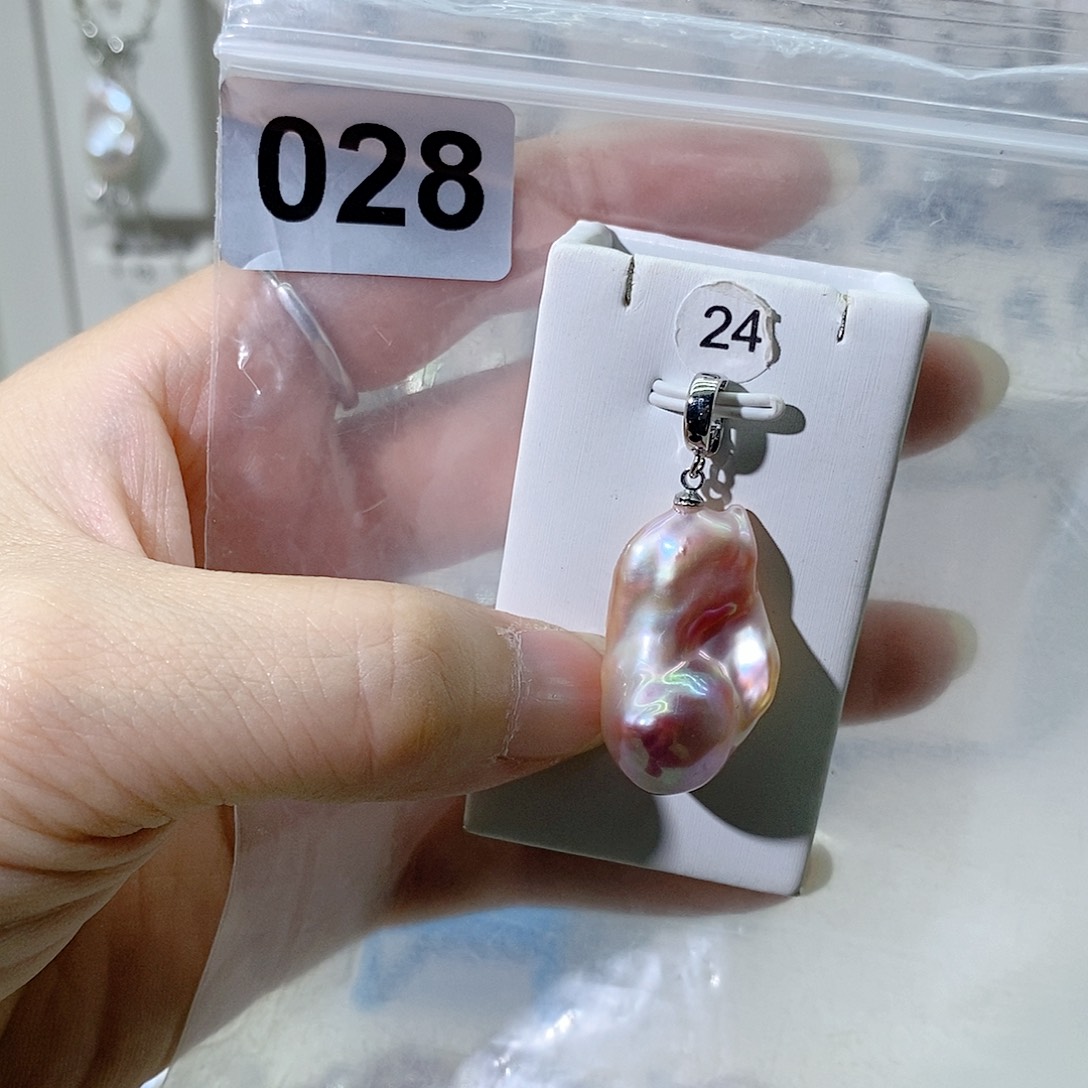 淡水珍珠合金颈饰