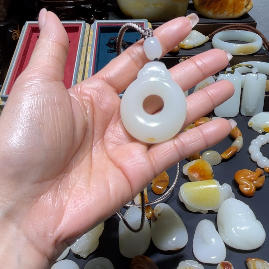 和田玉未镶嵌吊坠(不含链)
