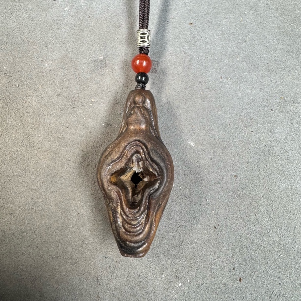 B386沉木雕刻吊坠