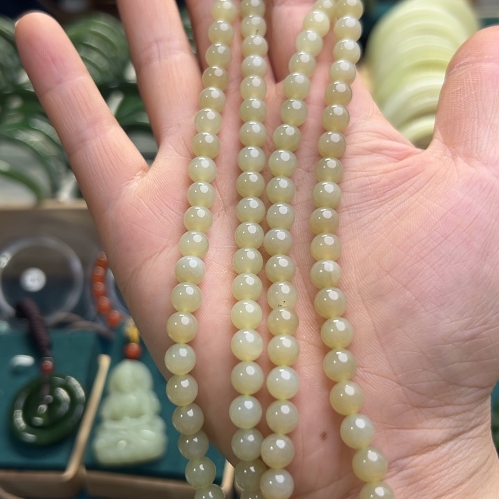 和田玉颈饰未镶嵌黄口108卡7