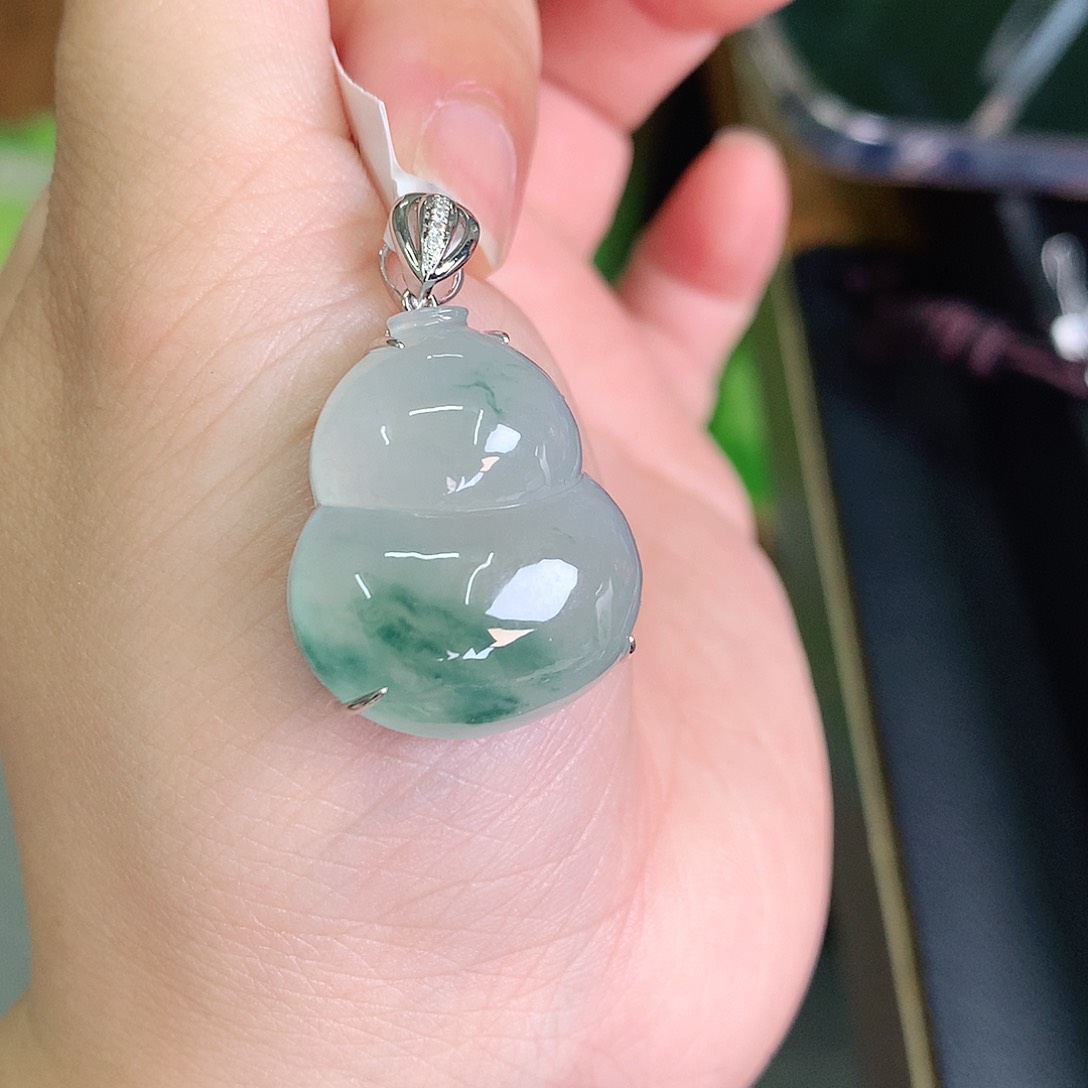 翡翠颈饰18K金镶嵌冰胶飘蓝大葫芦25.4*21.8*8.5