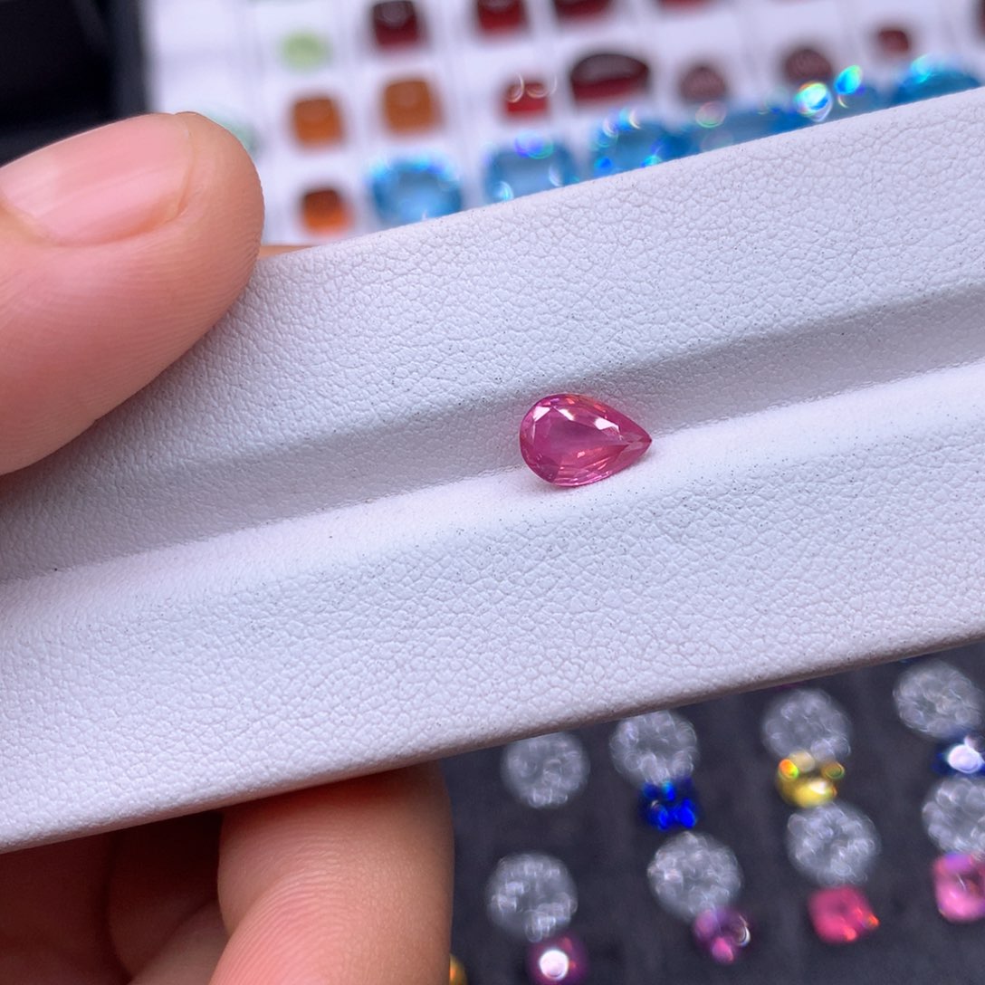 蓝宝石裸石未镶嵌1.05克拉