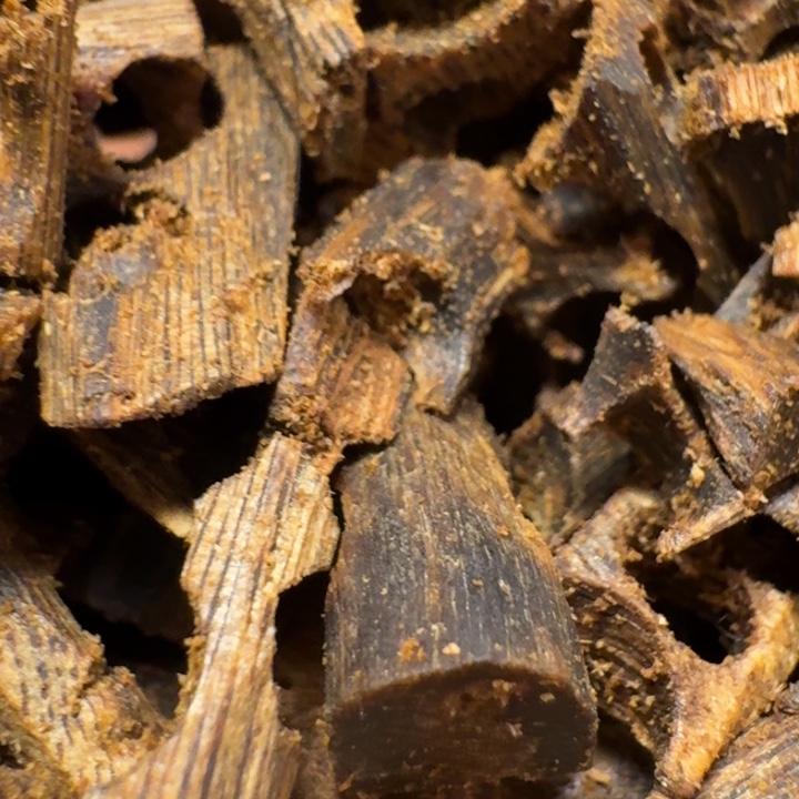 沉香沉香碎屑棋楠老乌身原叶高端车珠块料110克