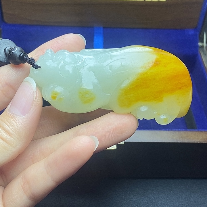 和田玉未镶嵌挂件炎**日N