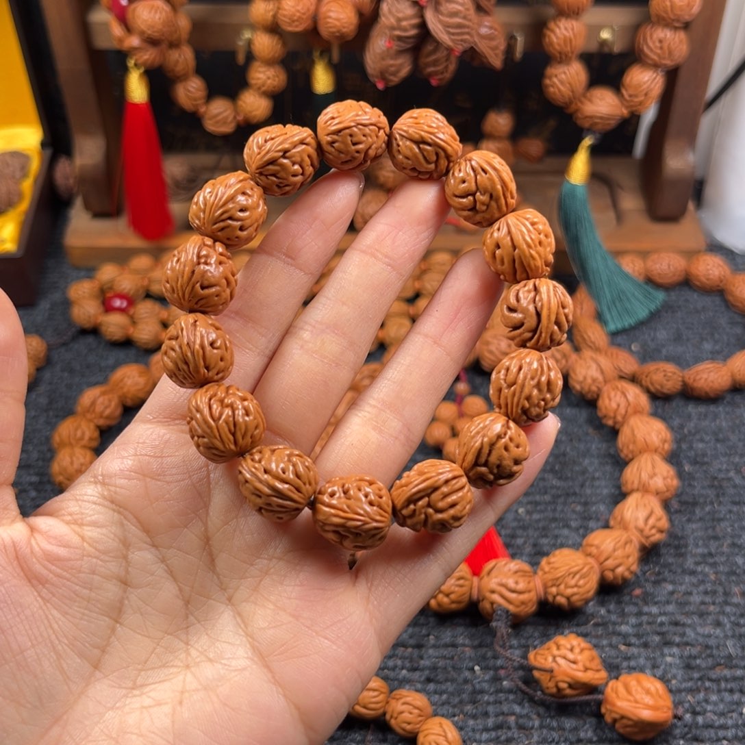 叶***莉桃核吊坠桃枭手串L3