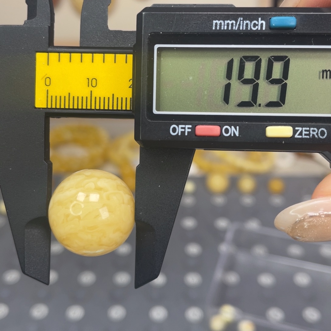 婲***七琥珀未镶嵌裸石77