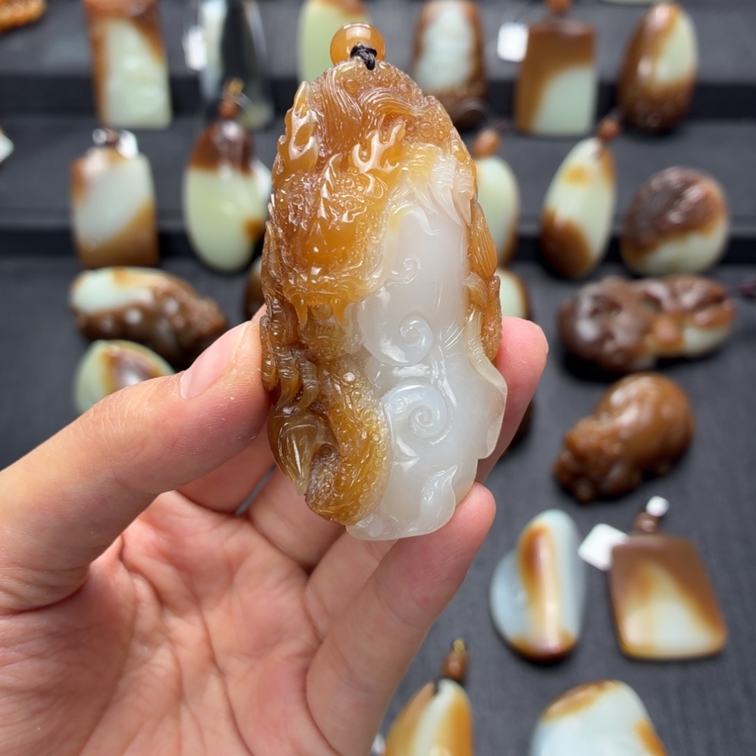 和田玉未镶嵌颈饰