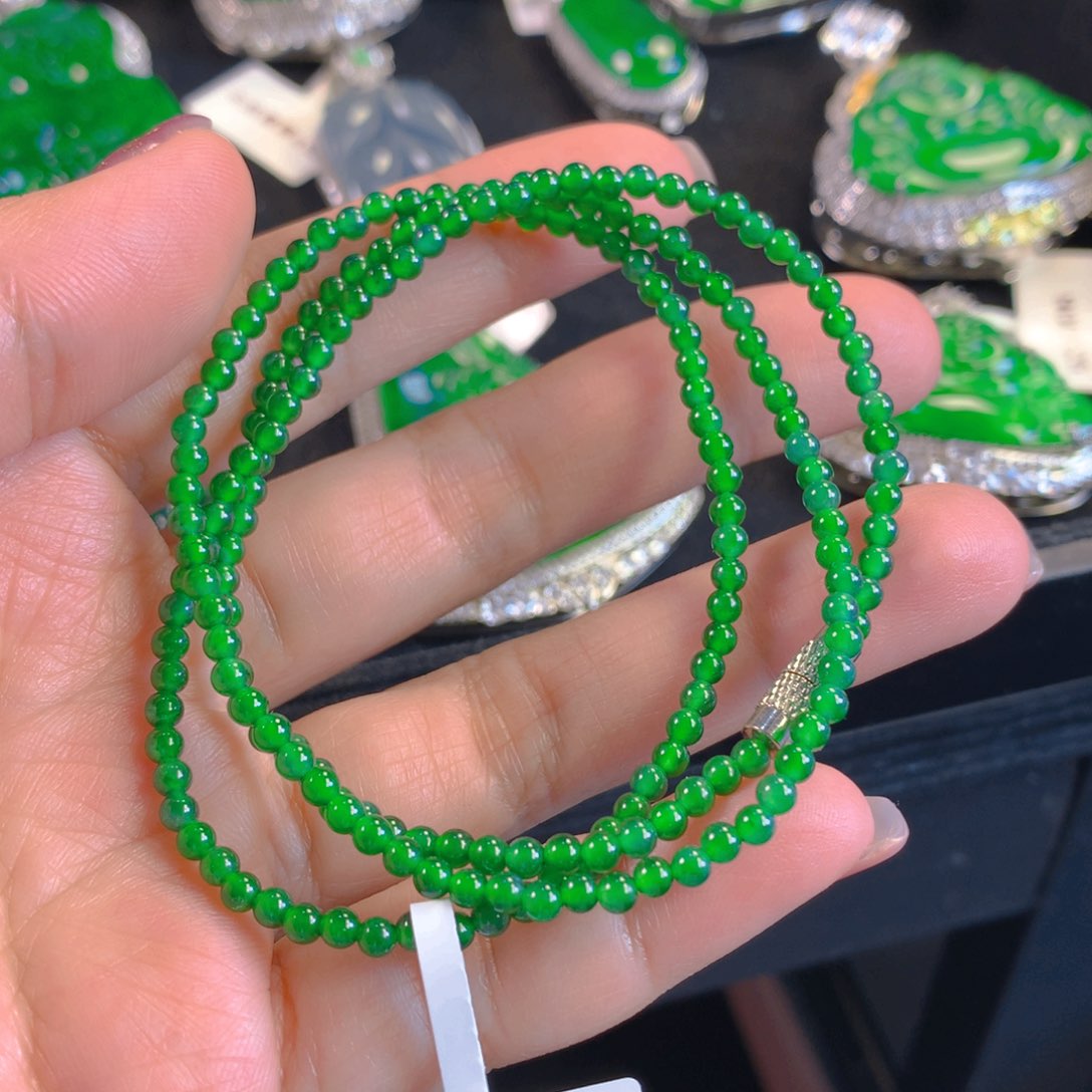 翡翠颈饰未镶嵌翡翠