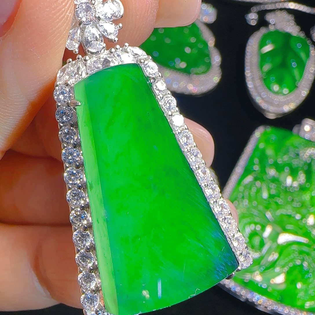 翡翠吊坠(赠链)银S925镶嵌