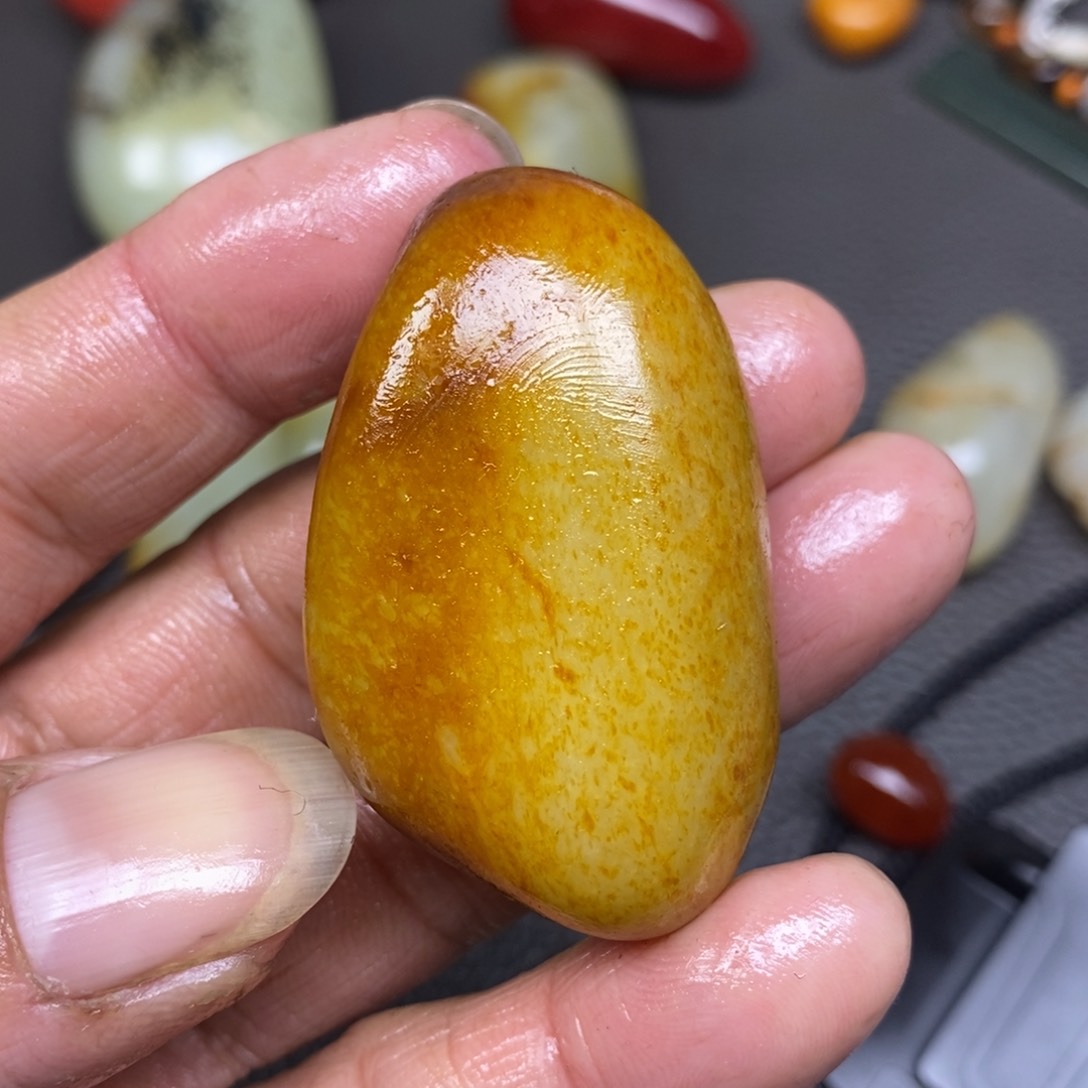 和田玉（糖玉）挂件未镶嵌