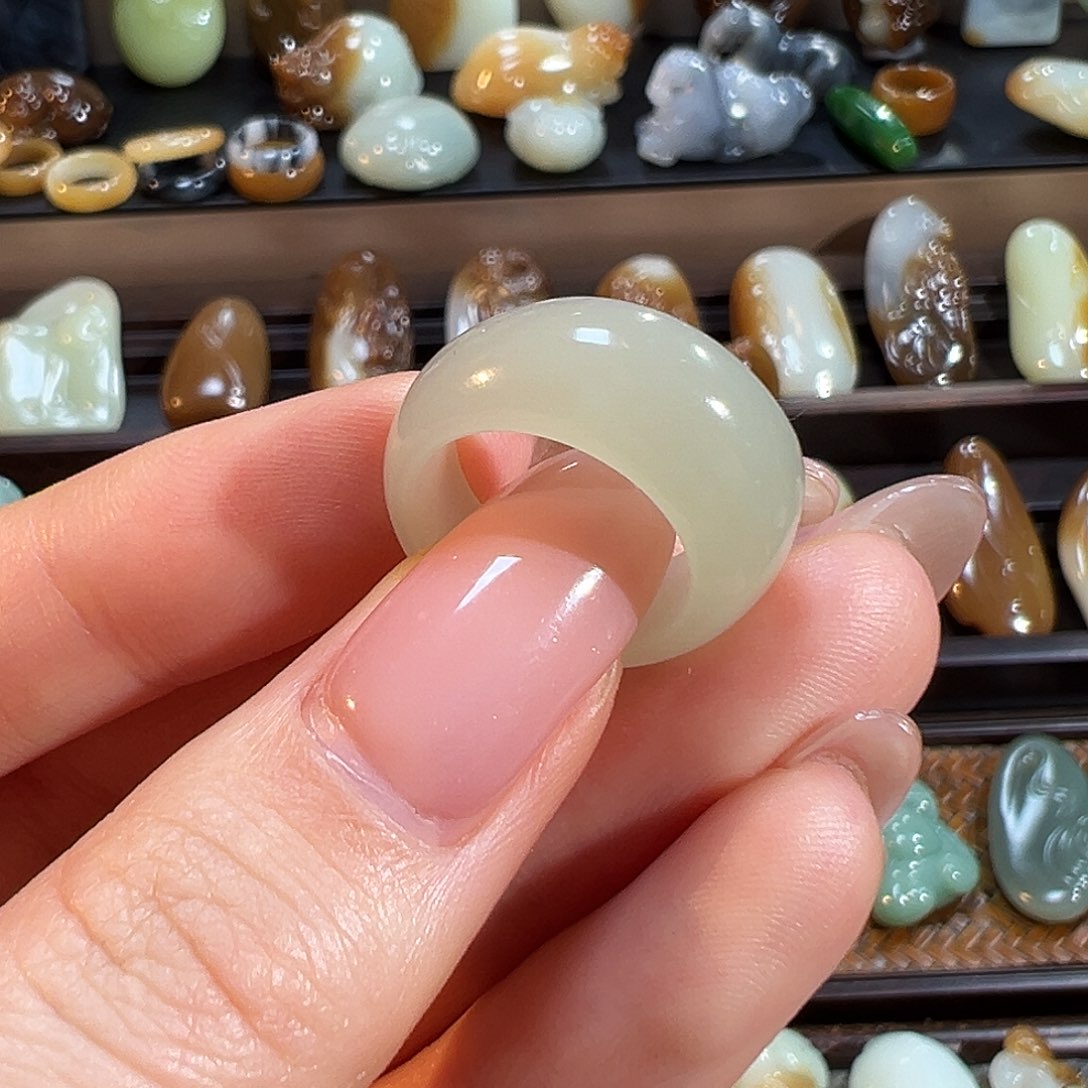 和田玉未镶嵌颈饰16.1