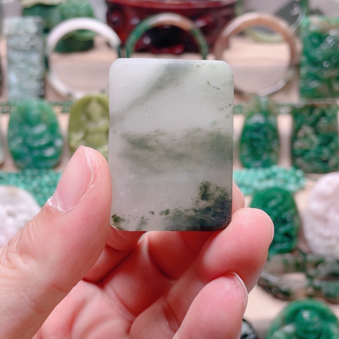 独山玉未镶嵌颈饰