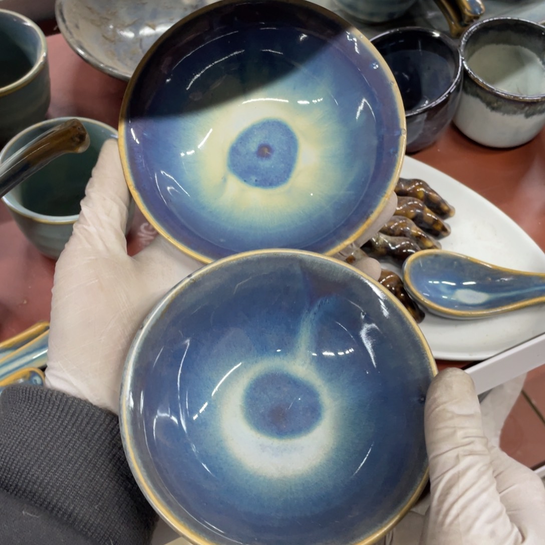 盘瓷器微瑕不退不换两只