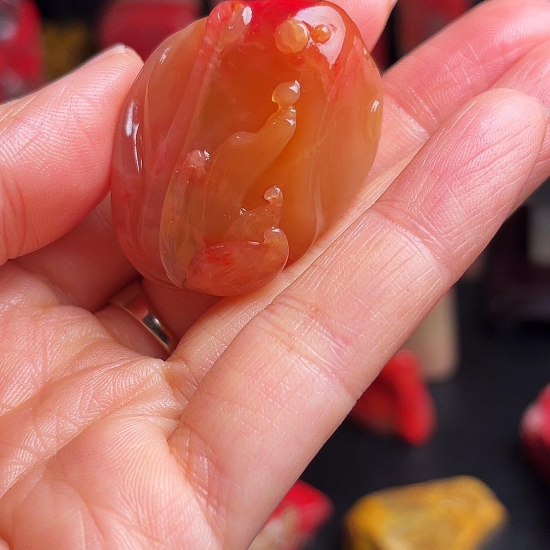 巴林石其他鸡血石手玩件