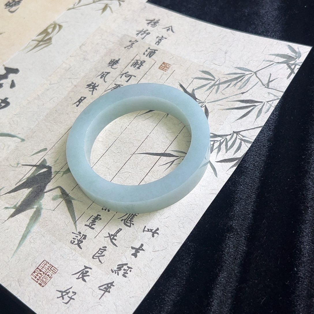 百***姐定制翡翠未镶嵌天然缅甸翡翠手镯